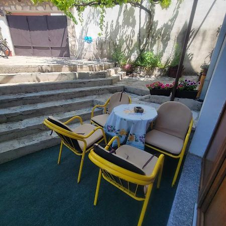 Apartmani Ninic Требине Екстериор снимка