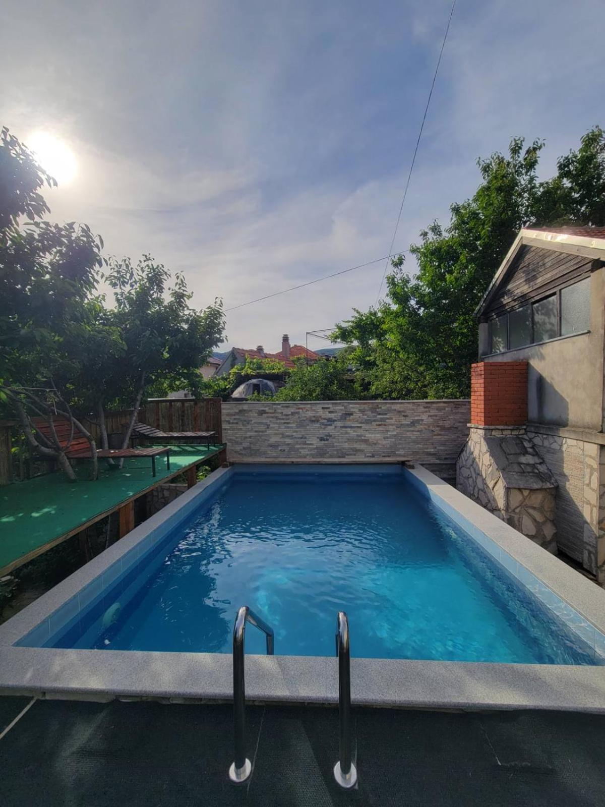 Apartmani Ninic Требине Екстериор снимка